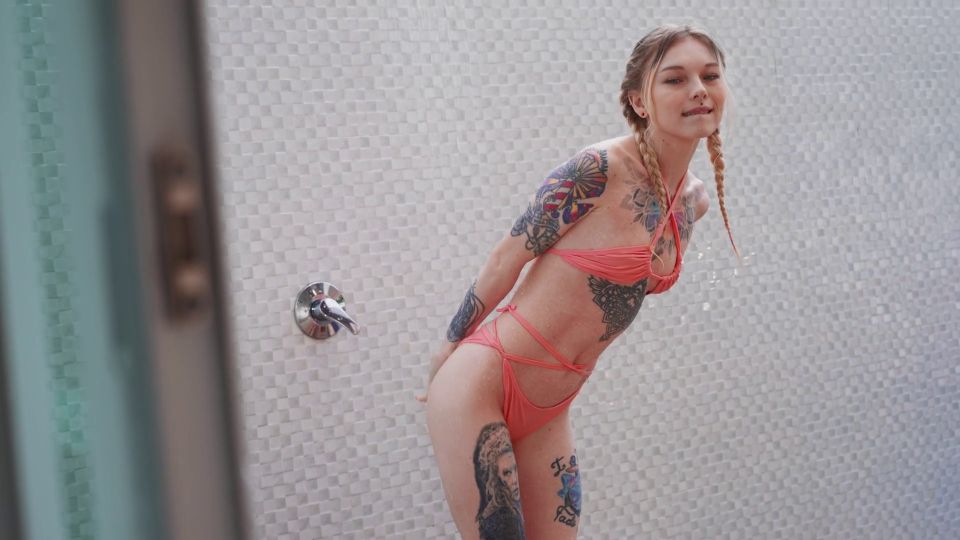 Little Blondie Seduced Stepbrother While Parents Was Away