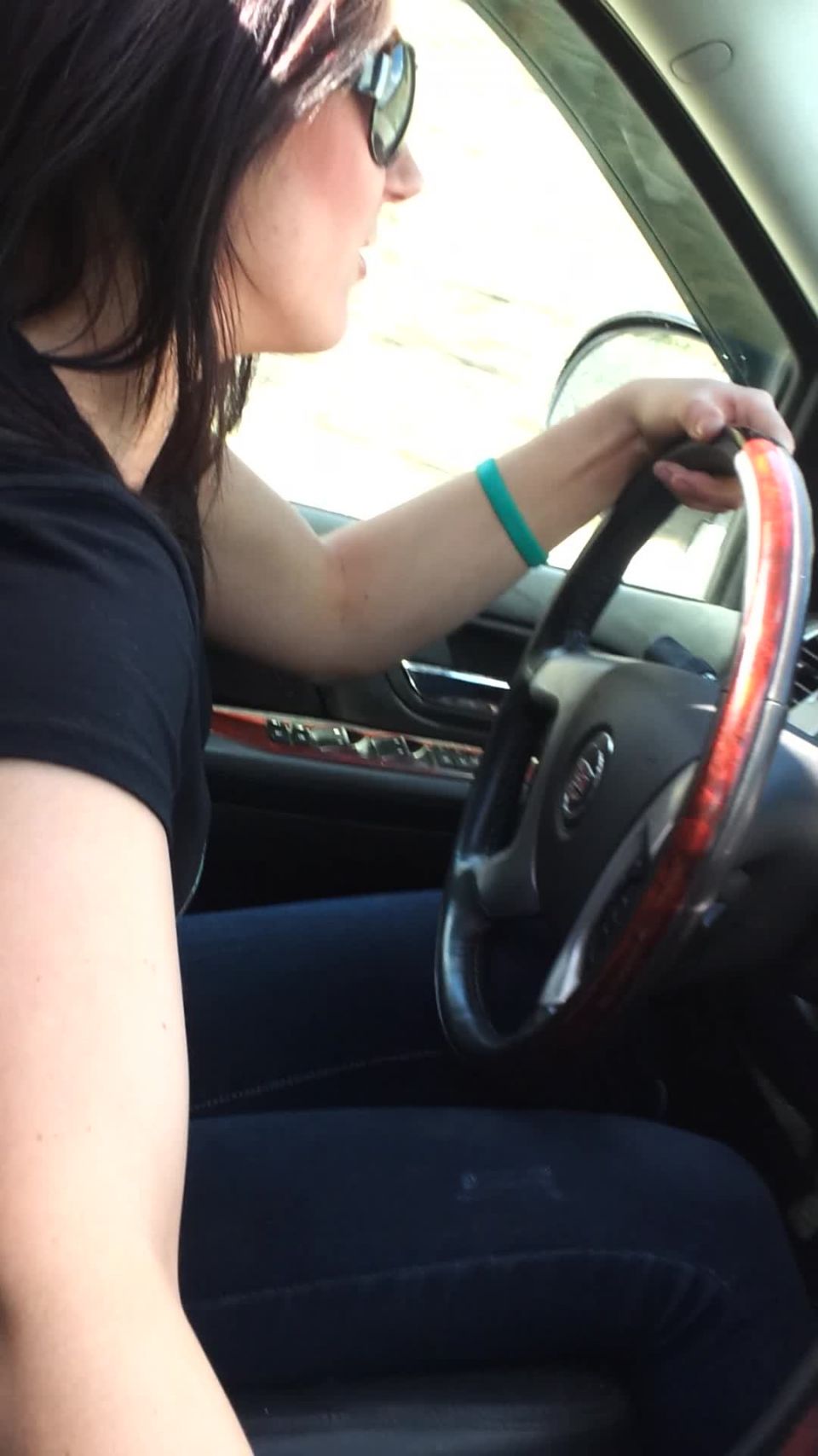 HJ_While_Driving