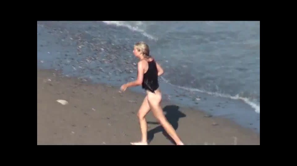  Naked girl is cold and needs a hug, camera on public