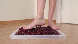 shing grape bare feet  teaser
