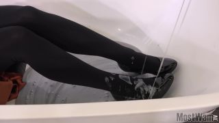 xxx video clip 14 Ambers Sexy Silver Gunge Bath [Full HD 924 MB] - amber - femdom porn japanese feet fetish