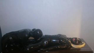 vicky d pbPussy licking in full rubber with plastic bag breath play