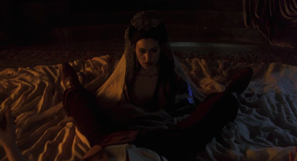 Monica Bellucci – Bram Stoker’s Dracula (1992) HD 1080p - [Celebrity porn]