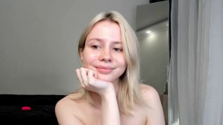 Hi Popsy Mature Hi Popsy Rubbing A Vibrator On Her Clit