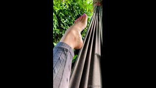 Cinnamonfeet2 - Goddess Cinnamon VIP () Cinnamonfeet - i want you weak tonight to my toes and arches from this point of view 19-09-2021