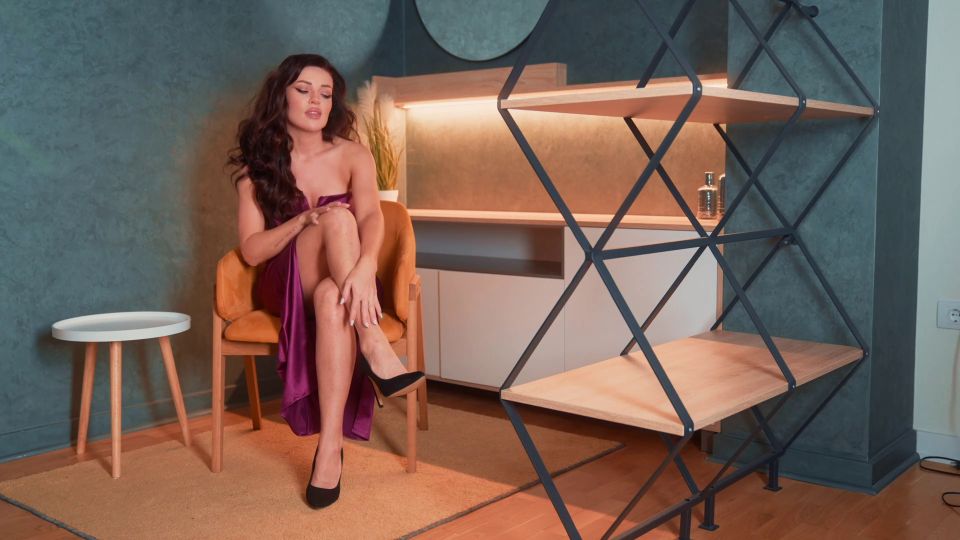 Luna Roul - Caught stepmom masturbating then fucked her and cum on face - Luna roul