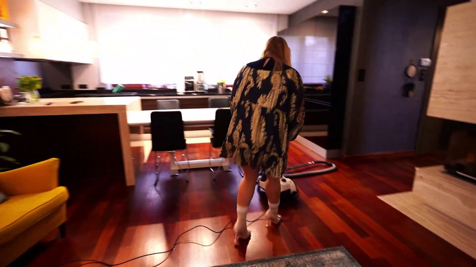 free adult video 2 hypnohub femdom feet porn | Princess Diana – Vacuuming Footjob | handjob