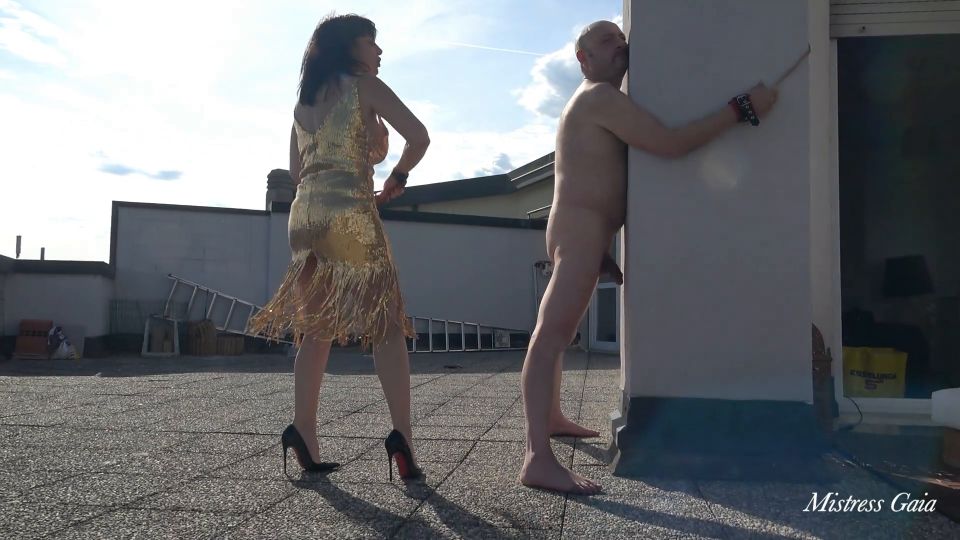 MISTRESS GAIA - WHIPPING IN TERRACE.