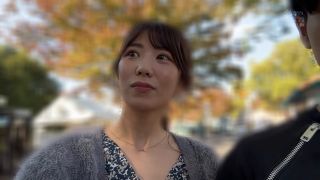Called out on a holiday by female boss Ayaka and forced into outside kissing and illicit love affair date Yamagishi Aika. ⋆.