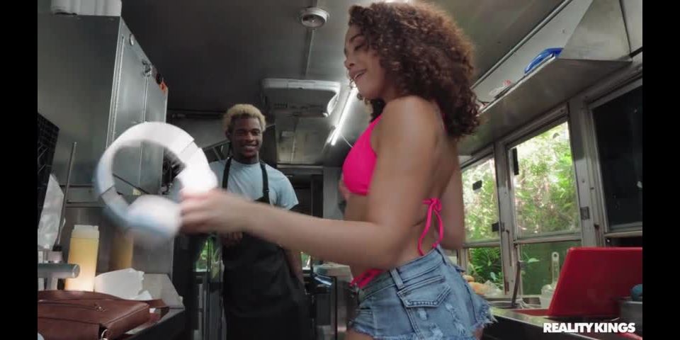 Willow ryder, damion dayski - food truck fuck - Big dick