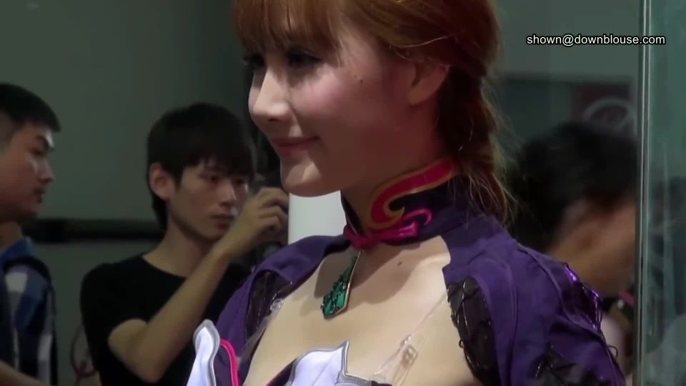 Cosplay events are really good for downblouse's  lovers