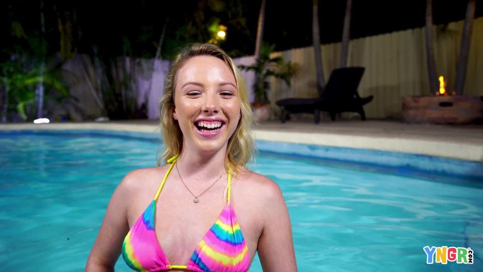 Dixie Lynn Gets Her Pussy Destroyed By The Pool 1080p FullHD