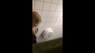 Rough_lesbians_in_the_club_toilet voyeur 