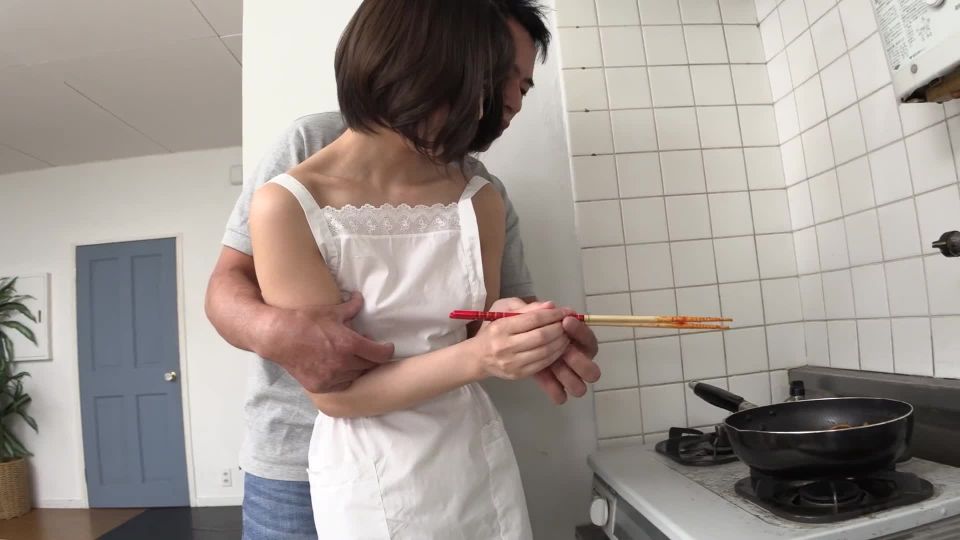 Sanae Yamaguchi - The Dream Wife Puts on an Apron Without Clothes On - MILF