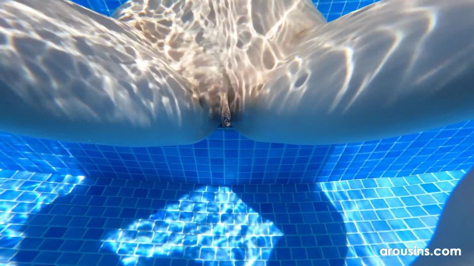 Kate Quinn - Footjob In The Pool - Foot Fetish