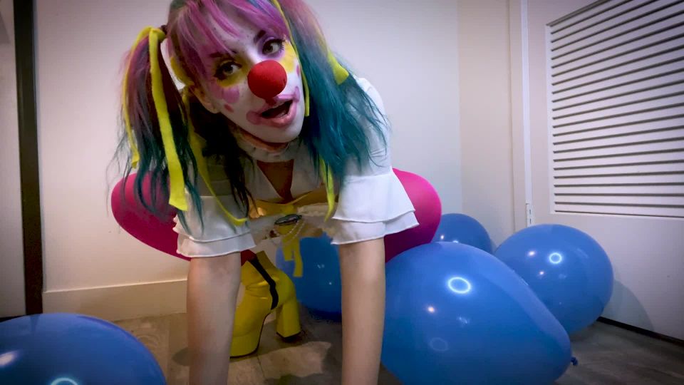 free xxx video 43 ManyVids - Lum Cakes - Clown Balloon POP, futa foot fetish on feet porn 
