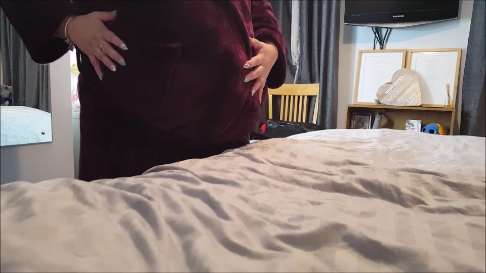 Pregnant BBW Wife Begs You For Sex BBW!