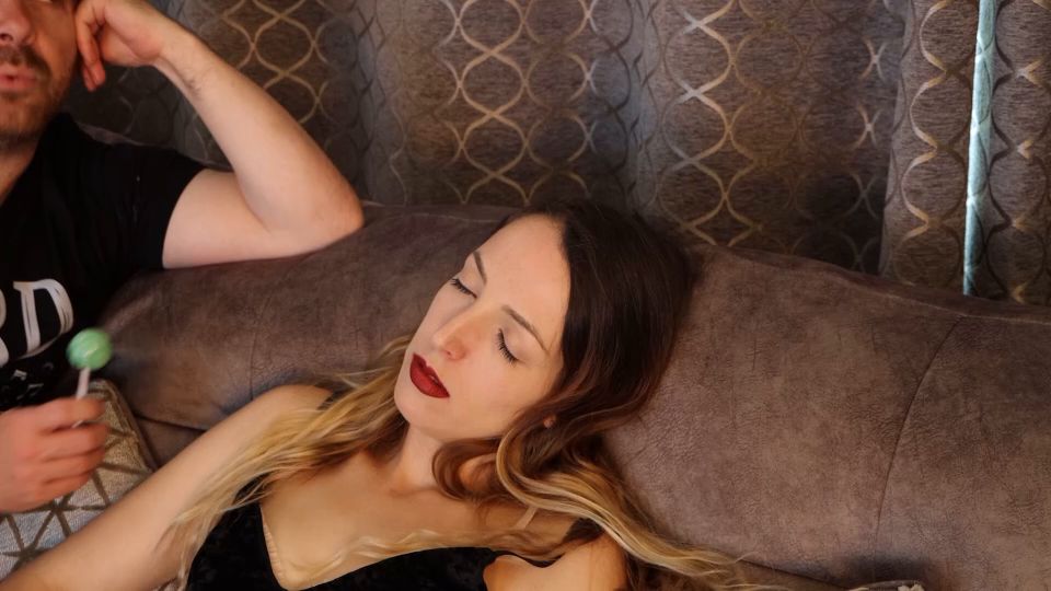 Femdom porno Entrada – Liz Rainbow Entrada 7 Mujer Siguiendo el Orden