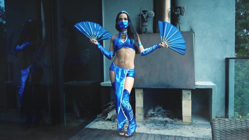 Kitana Strip Dance Cosplay