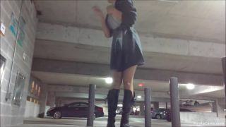 Girl AlohaAli in Parking Lot Cum on webcam 