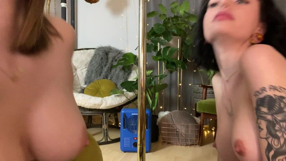 Stormy Summers - stormy nsfw () Stormynsfw - here is a video of lorettarose abc i making out 04-11-2019