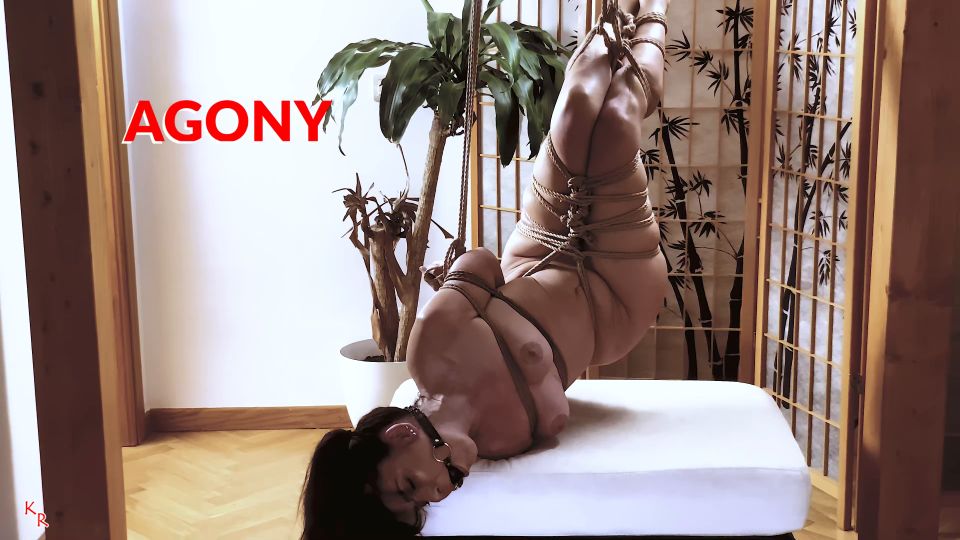 Agonía en la cuerda Bondage.