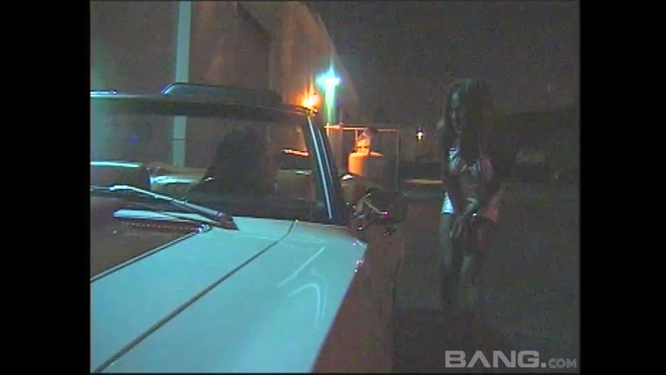Chocolate Monroe Gets Fucked In The Ghetto  Alley