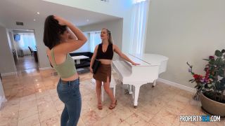 [HouseHumpers] Slimthick Vic And Dharma Jones Well Hear Her Coming [10.18.23]...