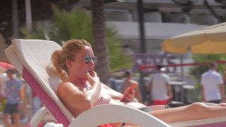 BeachJerk the topless bunch 4k (mp4)