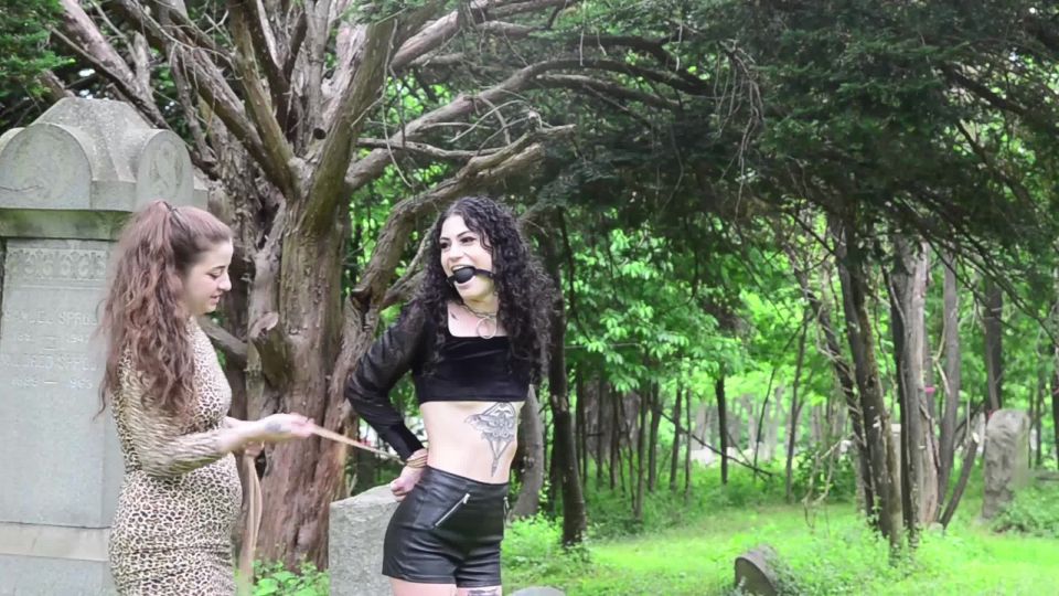 Lydia Black – Goth Girl Caughtused in the Graveyard Public