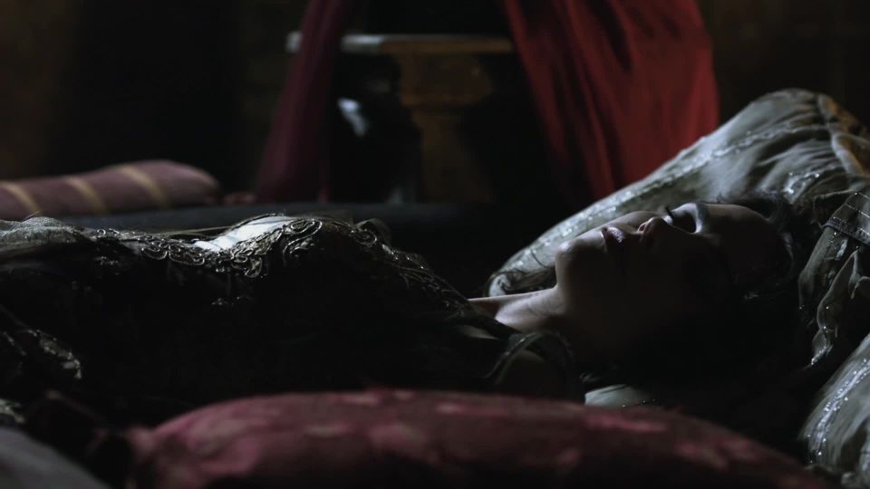 Kelly Wenham – Drácula: El Príncipe Oscuro (2013) HD 1080p!!!