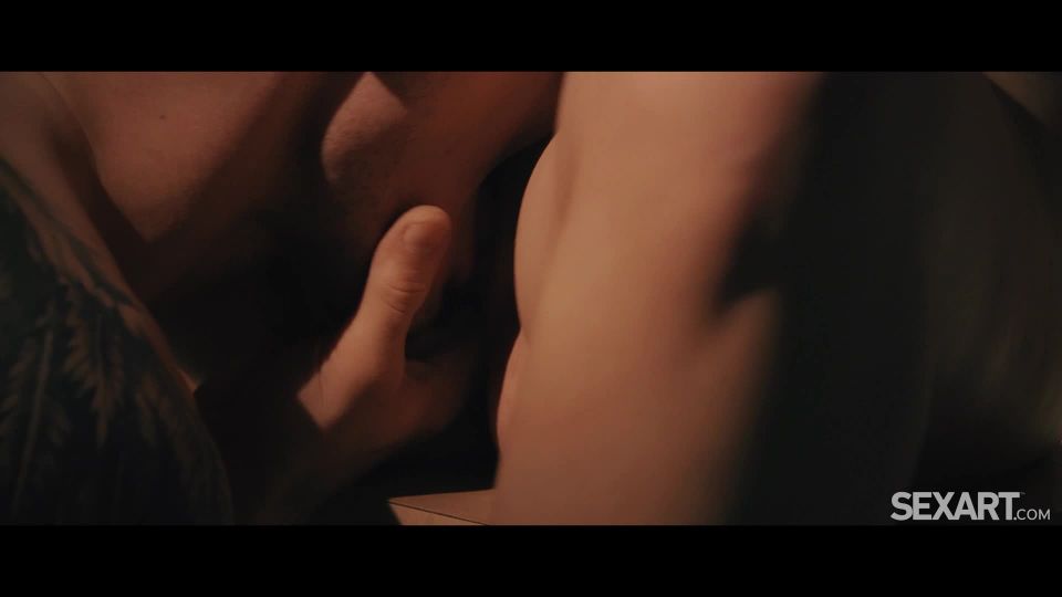 Nessie Azul - Pasión Sexo en la ducha Full HD