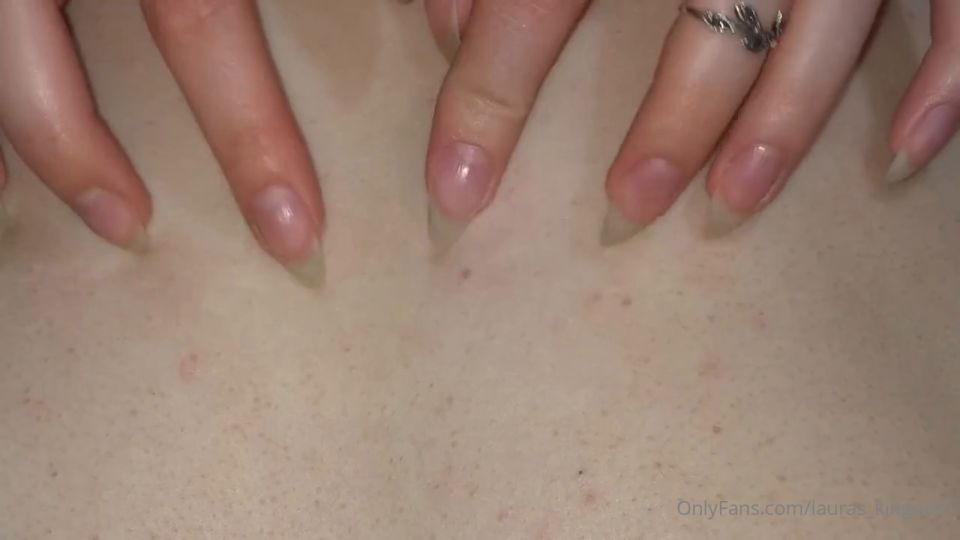 fetish LaLaLaura LaLaLaura aka lauras_kingdom - 10-23-2020 OnlyFans Video - Claw Queens Back Scratch Claw Queen shows off how sharp her nails are in this video video