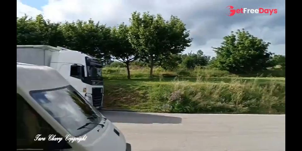 I make myself cum naked on a highway rest area real risky public