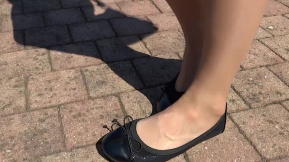 Online Fetish video Public feet – SWEATY STINKY NYLON FEET