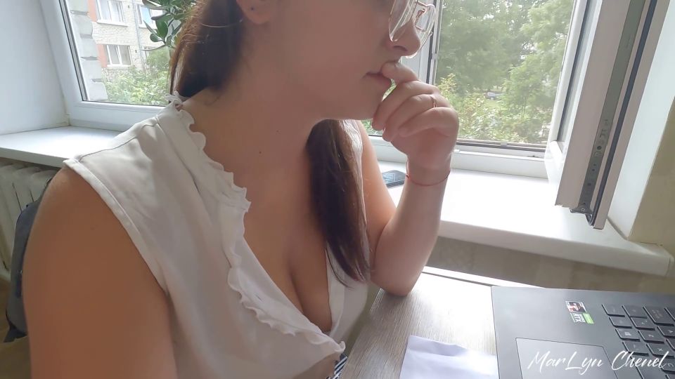 MarLyn Chenel Profesor de Inglés Sexy Ayuda a aliviar el estrés antes de un examen - MarLyn Chenel