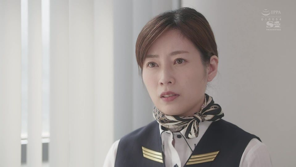 I Was Removed From Flight Duty... A Cabin Attendant Who Lost Her Youth And Couldn't Fly Is An Obedient for A Rich Father - Saki Okuda ⋆.