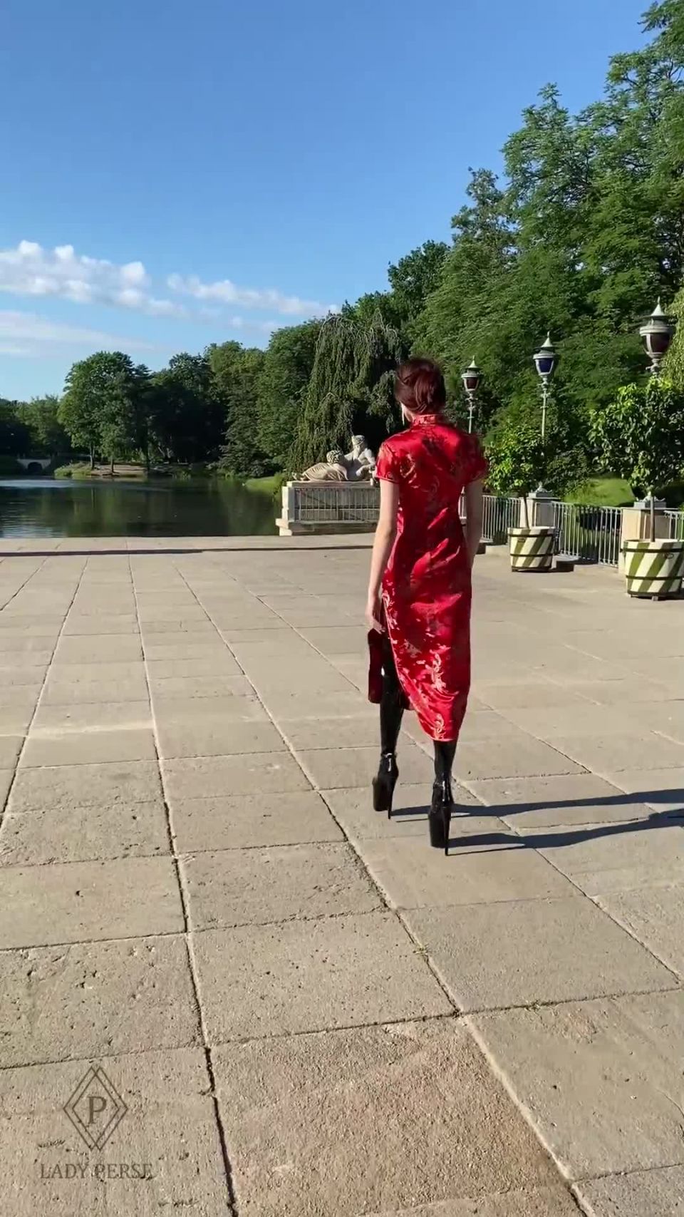 MVLadyPerse - Latex And Kimono In Public