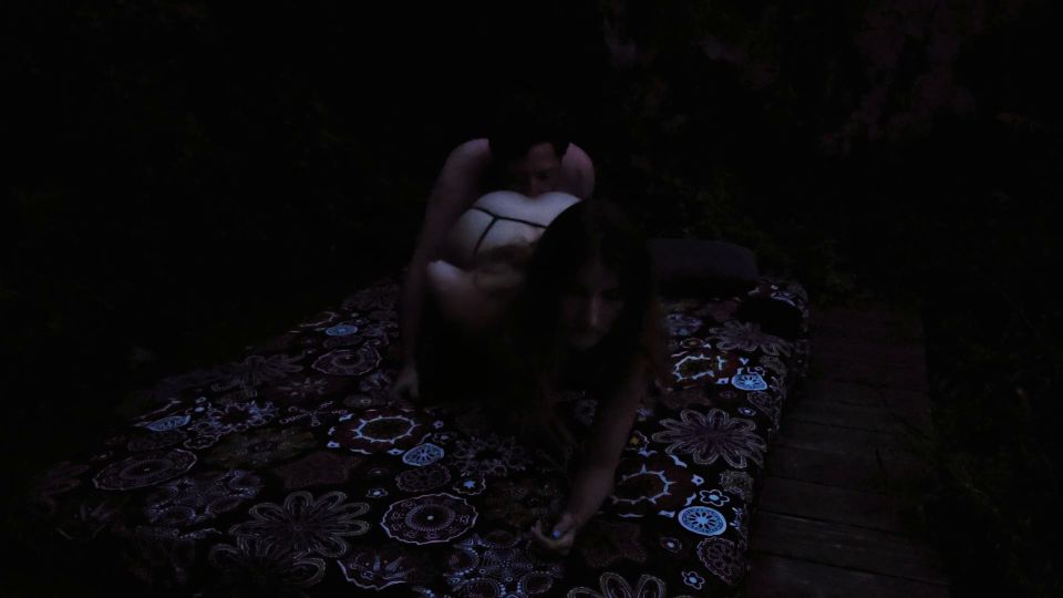 Luxymin Amateur Sexo anal bajo las estrellas (bebés calientes)