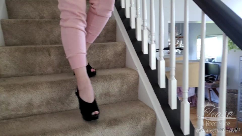 free adult video 5 foot fetish toes doingthemostest  Casual Saturday morning here., doingthemostest on feet porn