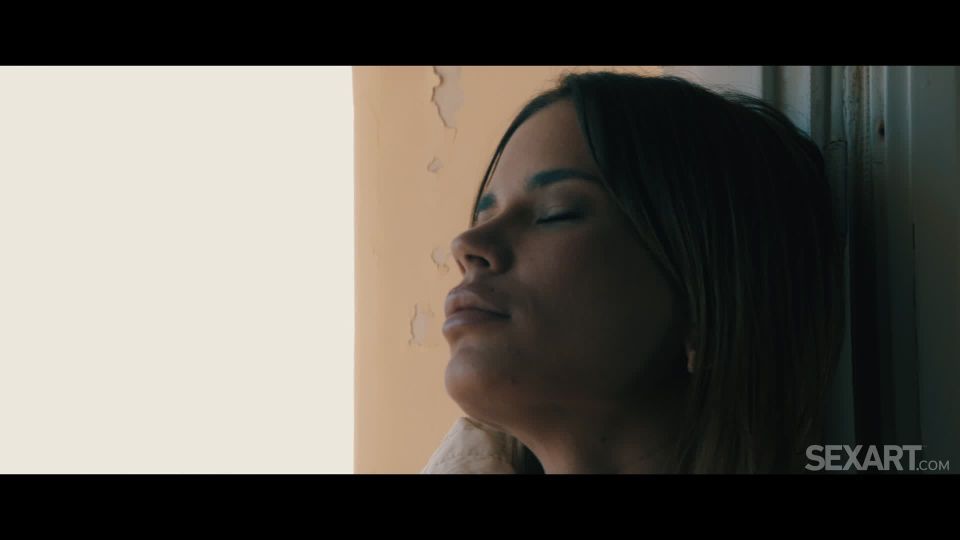 Ada Lapiedra - Heat Of The Moment - Teen