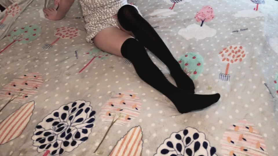 Ginger SockJob FootJob Cumshot Nylon Feet Stockings Rubbing Cock by Soles Foot!