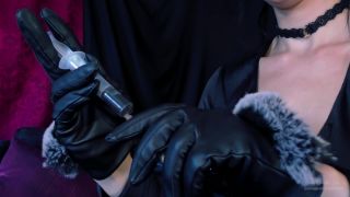 xxx video 15 Diosa joven Kim - El beso de la serpiente - control de magia - fetiche porno femdom real