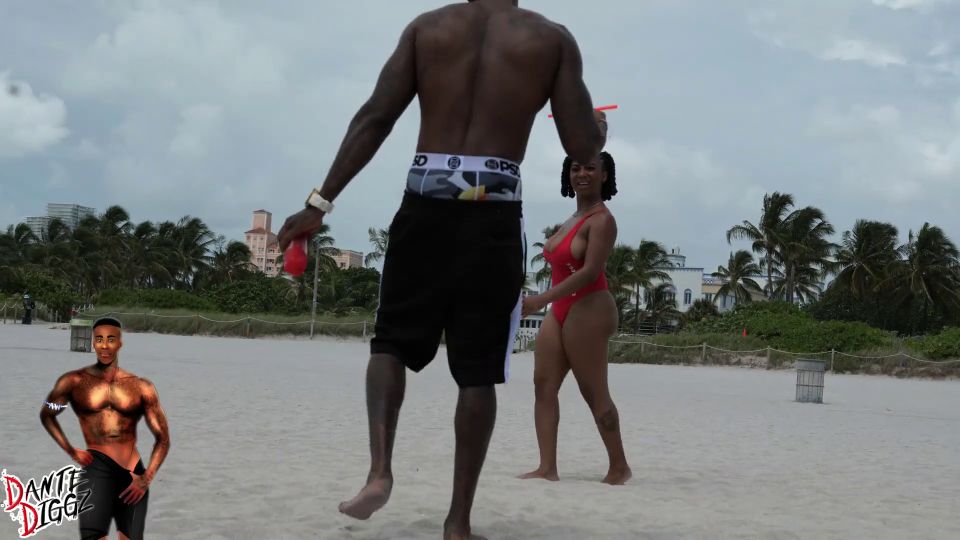 Bubble Butt Quicy Roee Gets A Bbc Dick Down After Work On South Beach 1080p