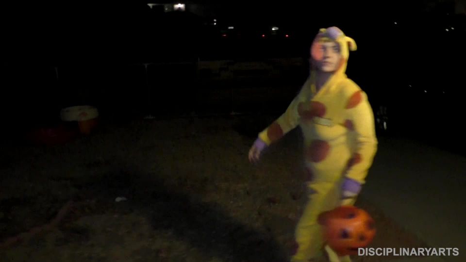 Trick Or Heat 3: Frog Vs. Bratdog Download Porn Videos in...