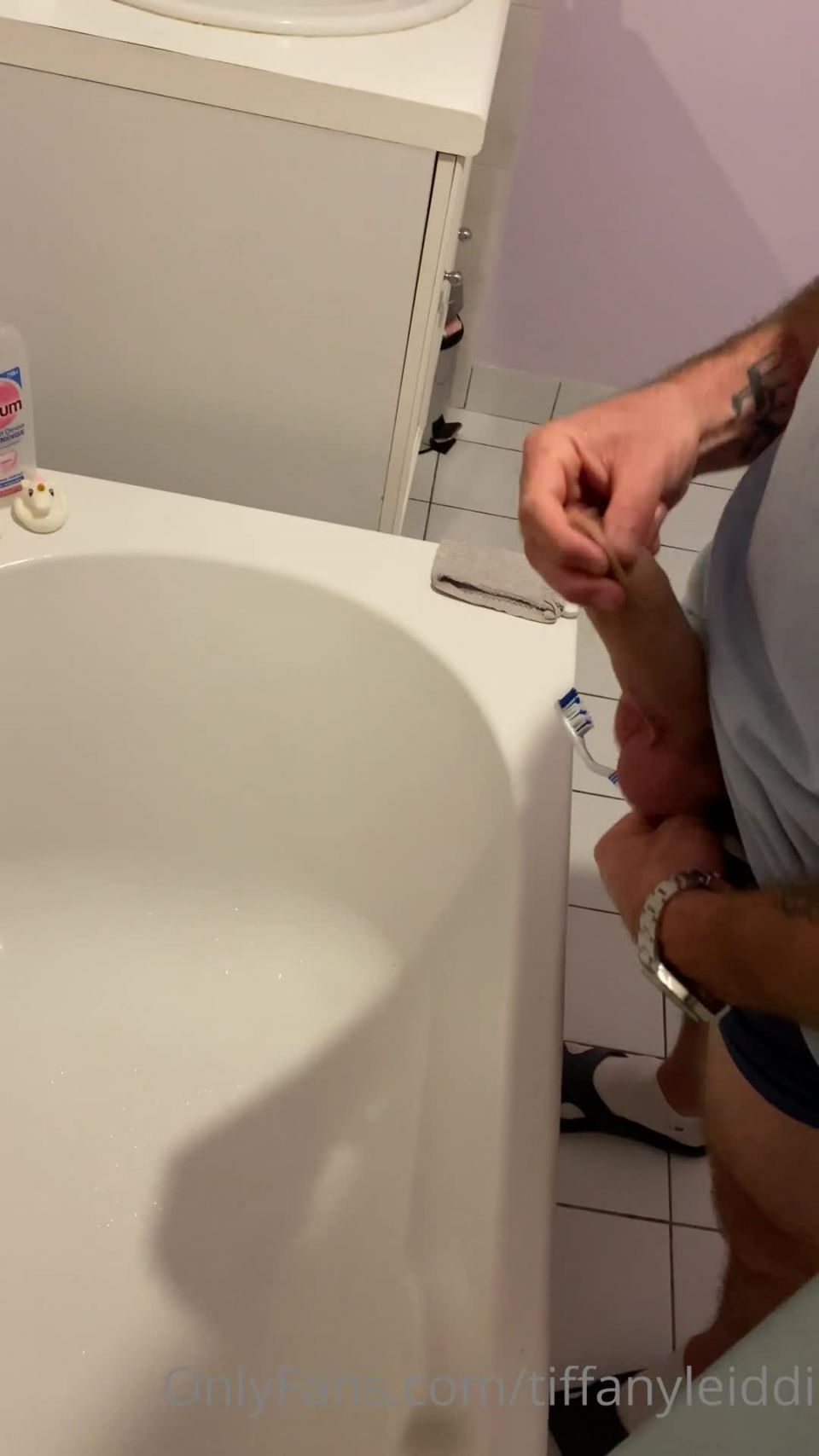 TiffanyLeiddi 19-08-2020-730910478