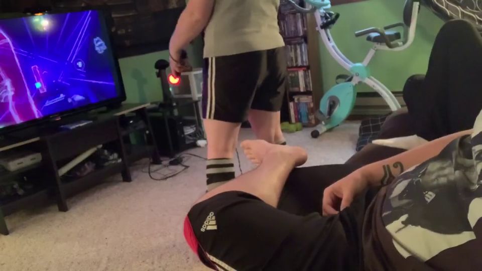 Husband Has Sex With Mistress As The Wife Plays Vr 