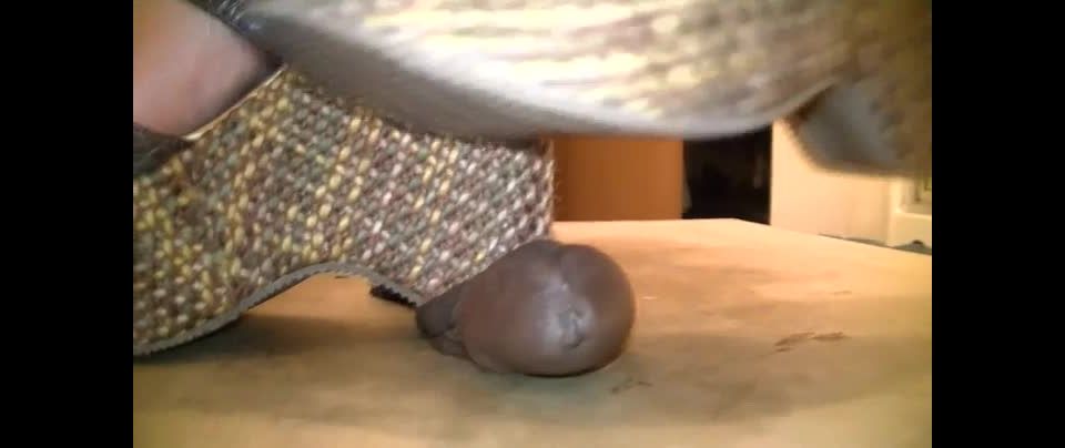 MISTRESS CRUSH – NEW BROWN WEDGES – EBONY COCK CRUSHING UNDER HEELS black 