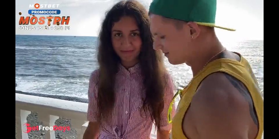 A Stranger Fucks a Cuckold Girl and Gives His Powerful Dick to the Guys Mouth