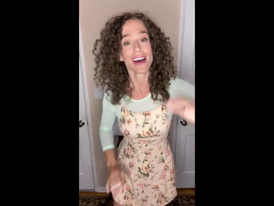 Hot Jewish Stepmom JOI Teaches You About What Women Want